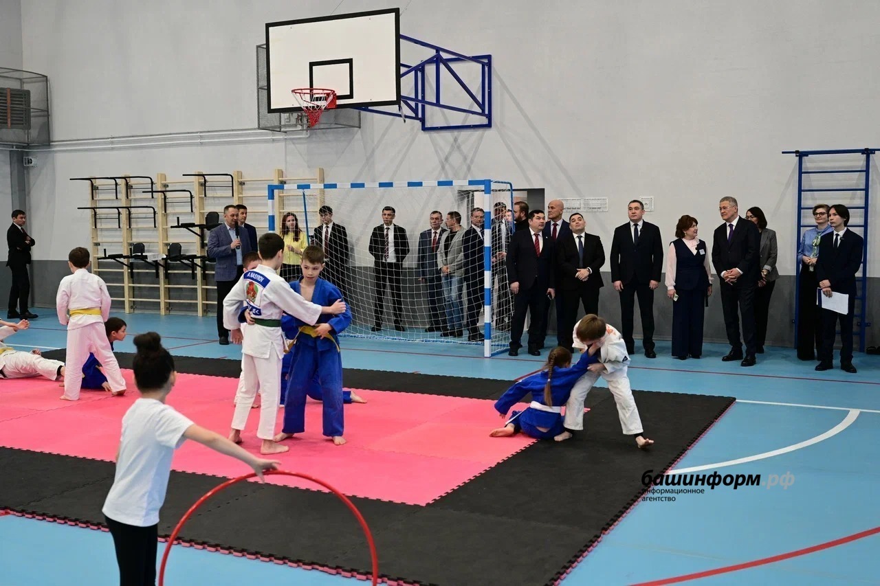 Волга буйы федераль округындағы иң ҙур мәктәп эшләй башланы