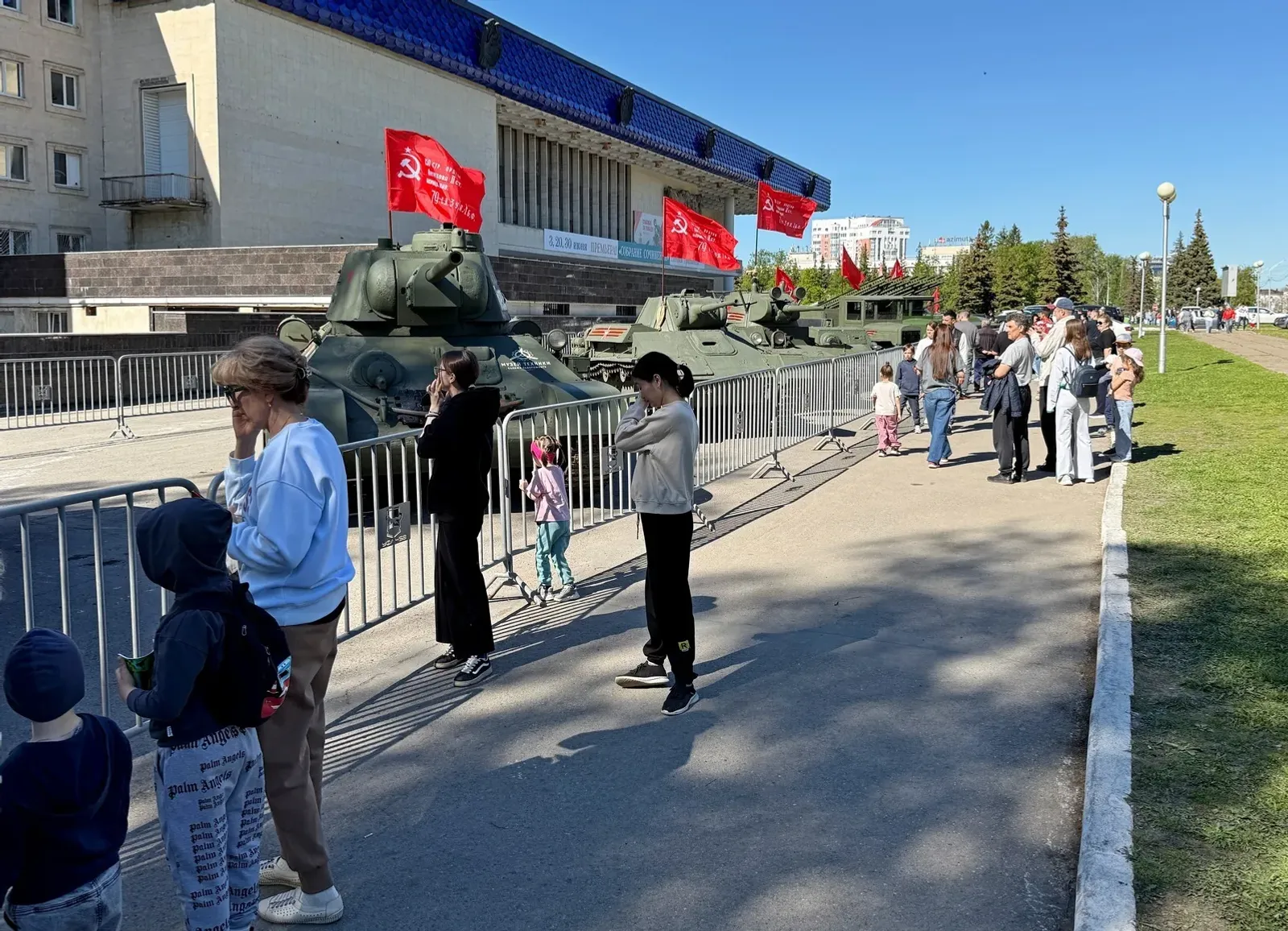 Өфөлә хәрби техника һәм ретроавтомобилдәр күргәҙмәһе асыла