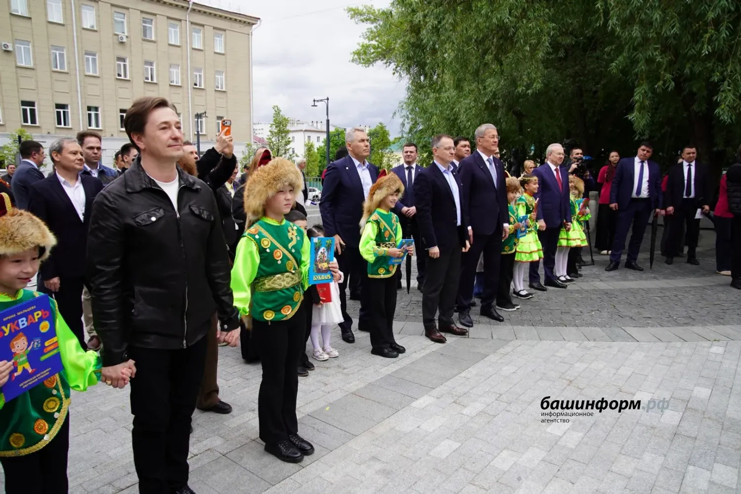 Йәрминкәлә Радий Хәбиров менән Владимир Мединский булды
