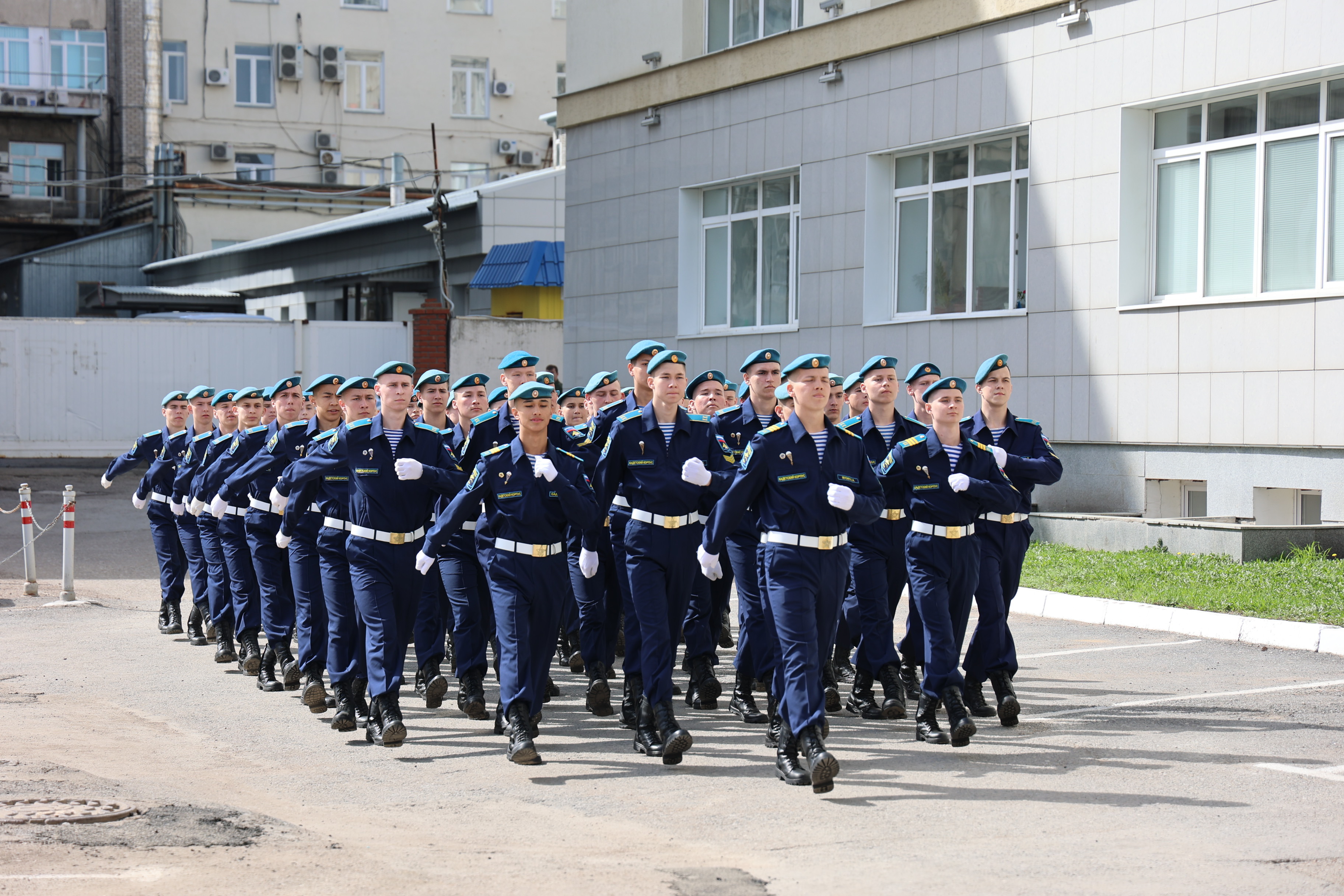 Кадеттарға – иҫтәлекле билгеләр