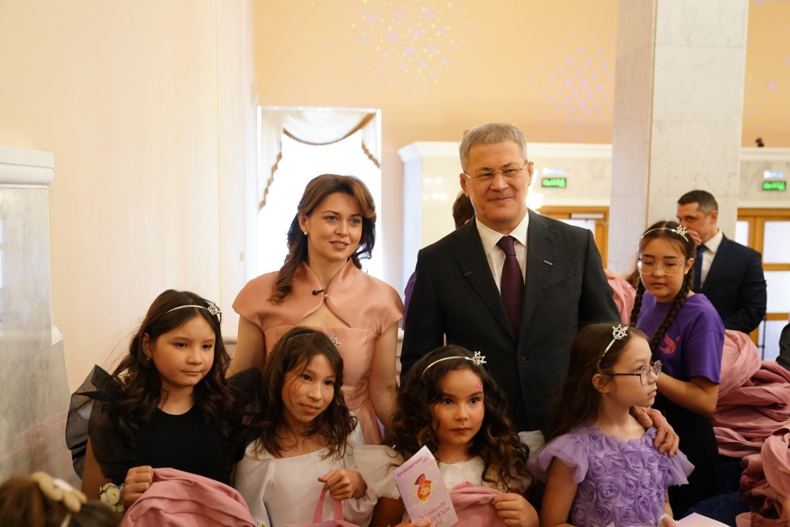 Өфөлә кескәй принцессалар балы үтте