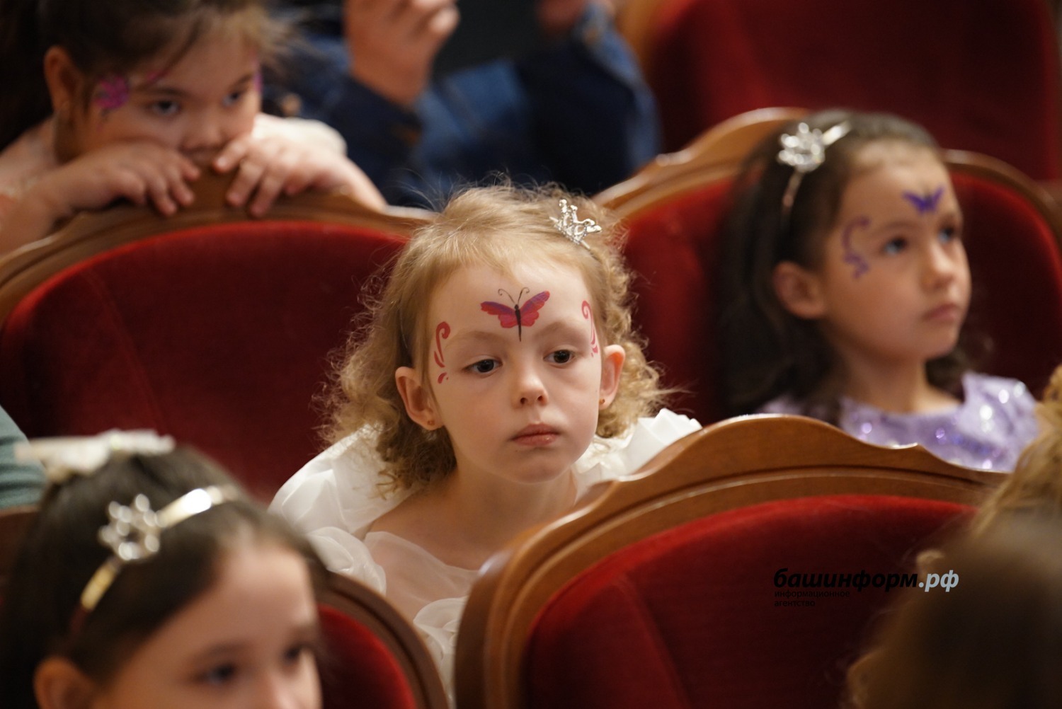 Өфөлә кескәй принцессалар балы үтте