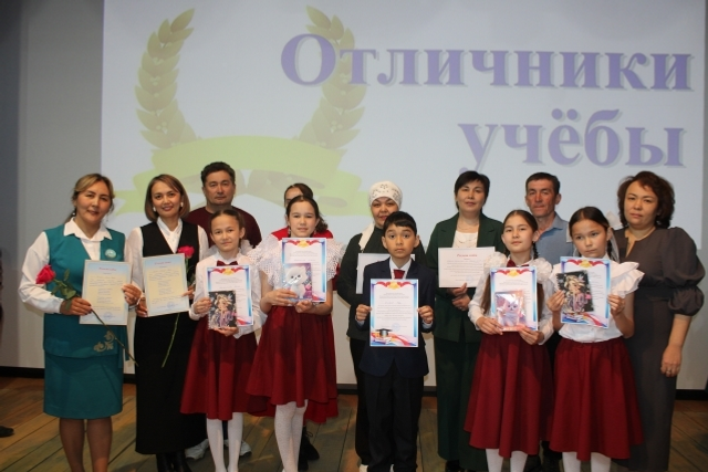 Байназарҙа "бишле”гә уҡыусылар слеты үтте