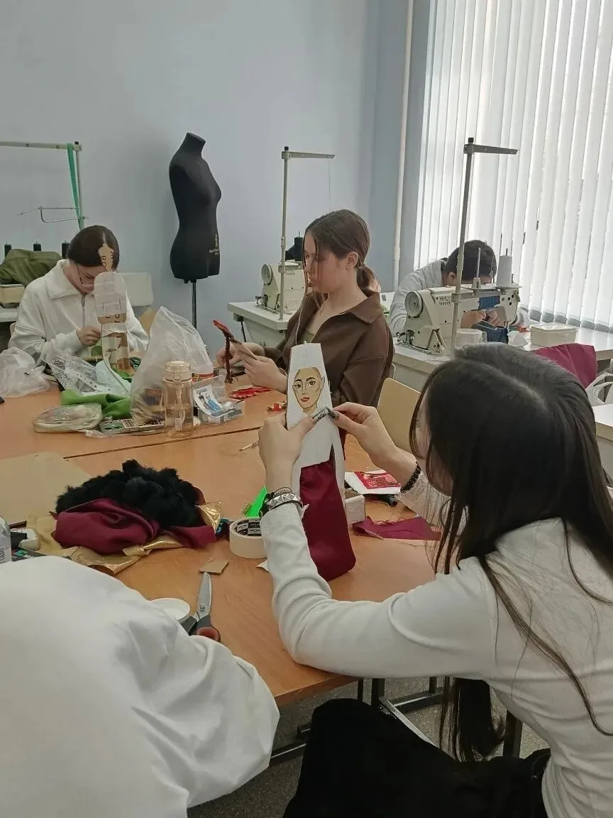 Колледж уҡыусылары заманса ҡорамалдарҙы үҙләштерә