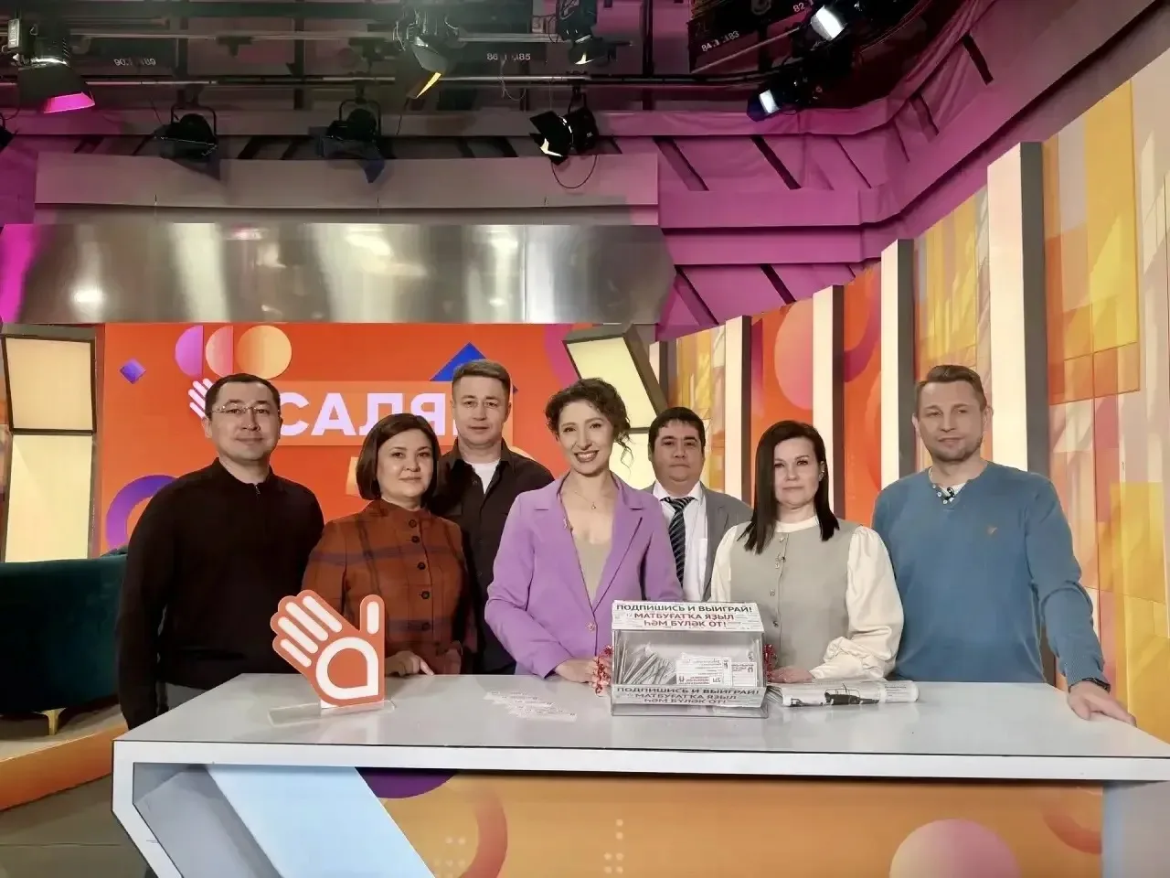 Гәзит-журналдарға яҙылыусылар өсөн тура эфирҙа ҡиммәтле бүләктәр уйнатылды