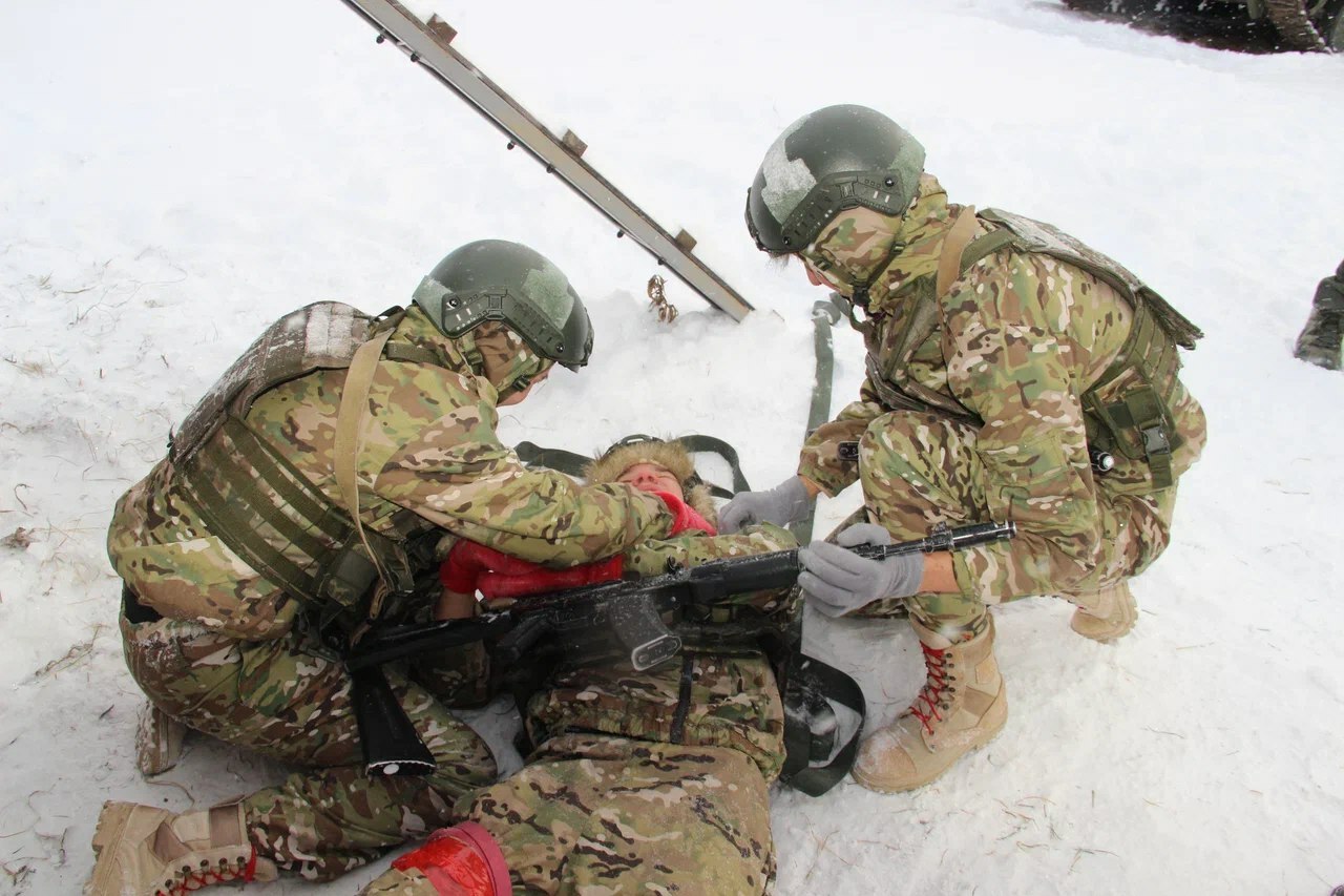 РАДИЙ ХӘБИРОВ ЙӘШ АРМИЯСЫЛАР МЕНӘН АРАЛАШҠАН