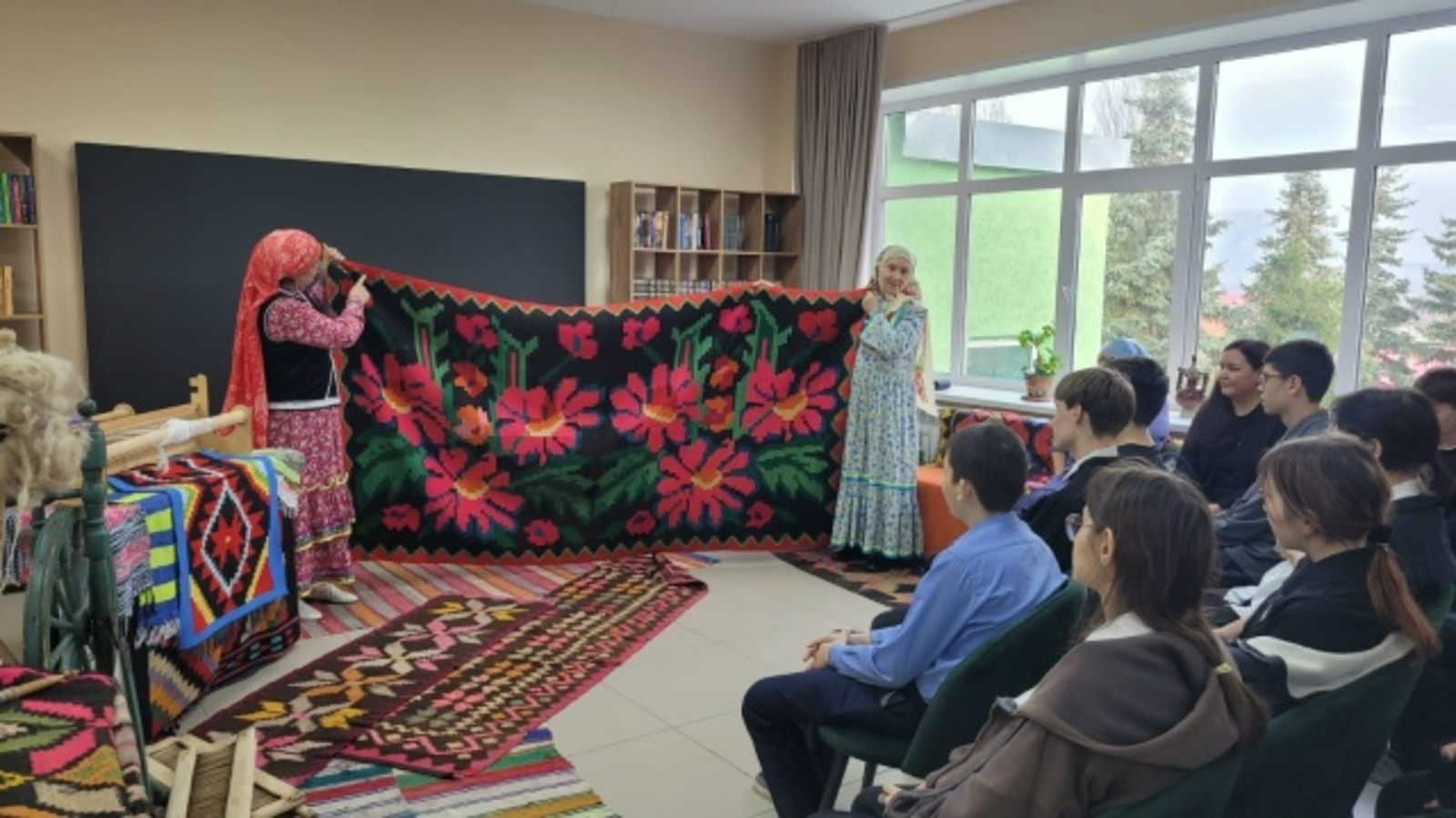 Урман-Бишҡаҙаҡ уҡыусылары ата-бабалар һөнәрен өйрәнә