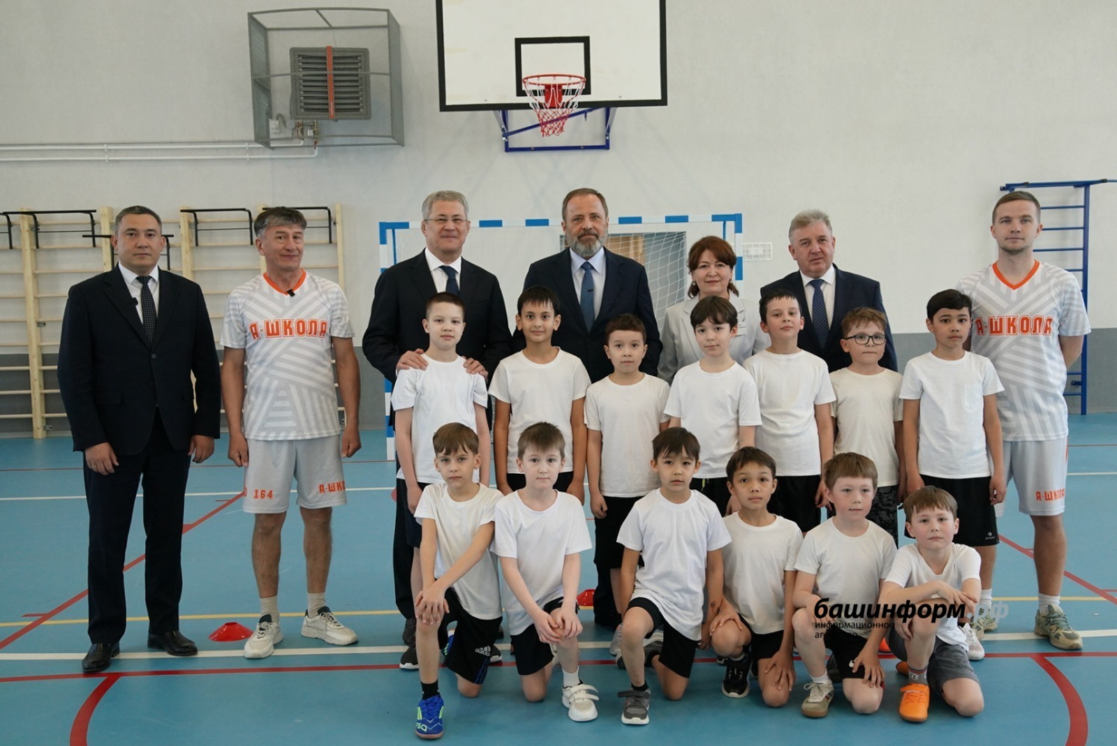 Ил Президентының вәкиле округтағы иң ҙур мәктәпте ҡараны