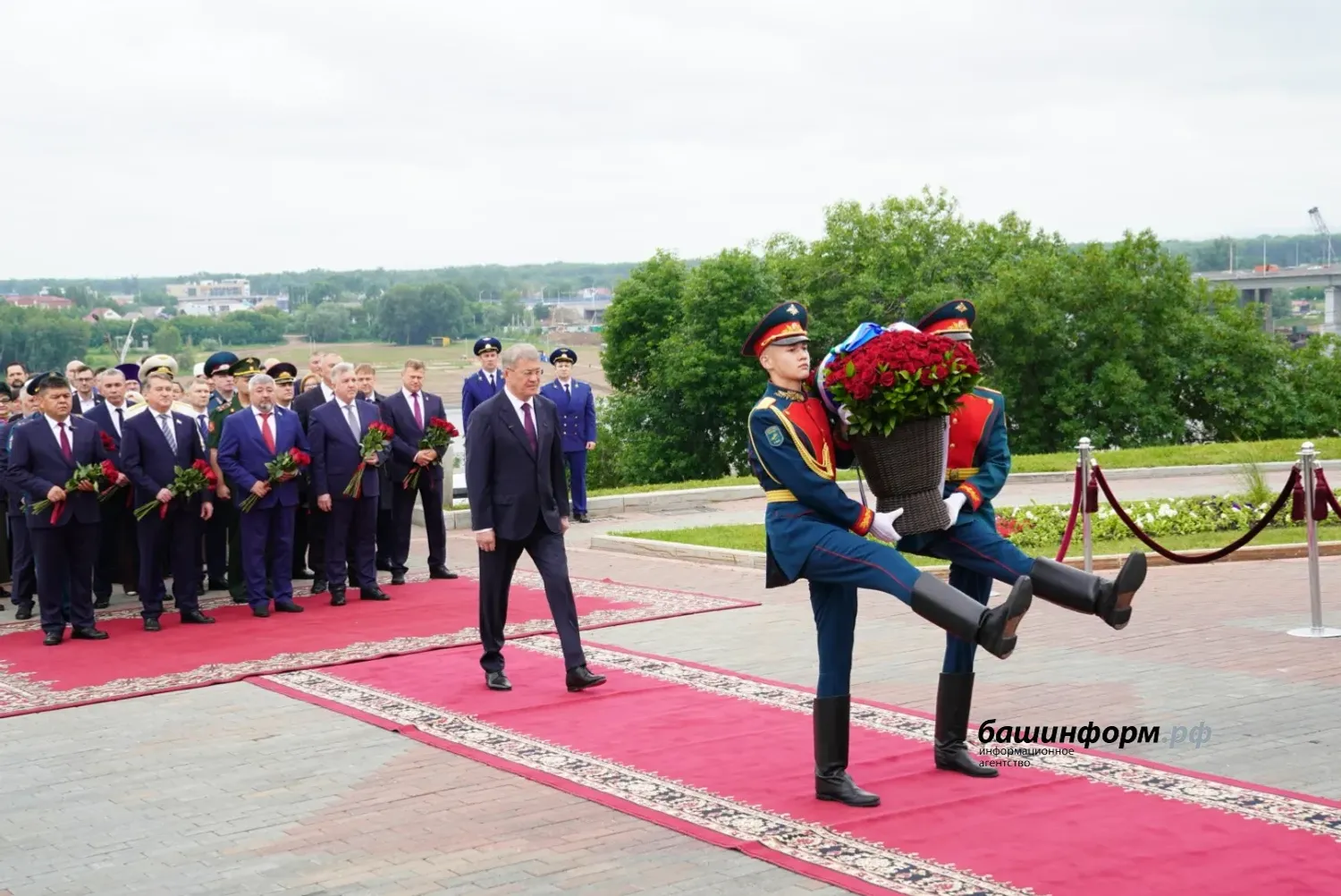 Бөгөн  Рәсәй көнө, Өфө көнө, Салауаттың тыуыуына 272 йыл тулыуы билдәләнә