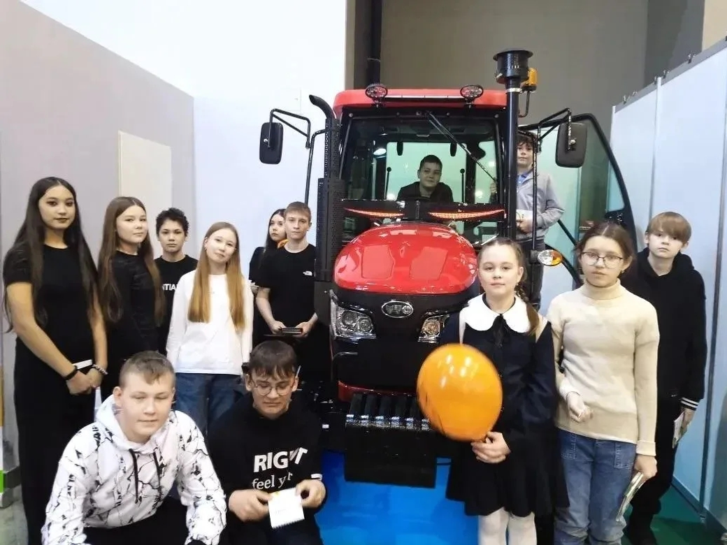 1-се Бүздәк мәктәбе уҡыусыларына агросиныфта уҡыу оҡшай