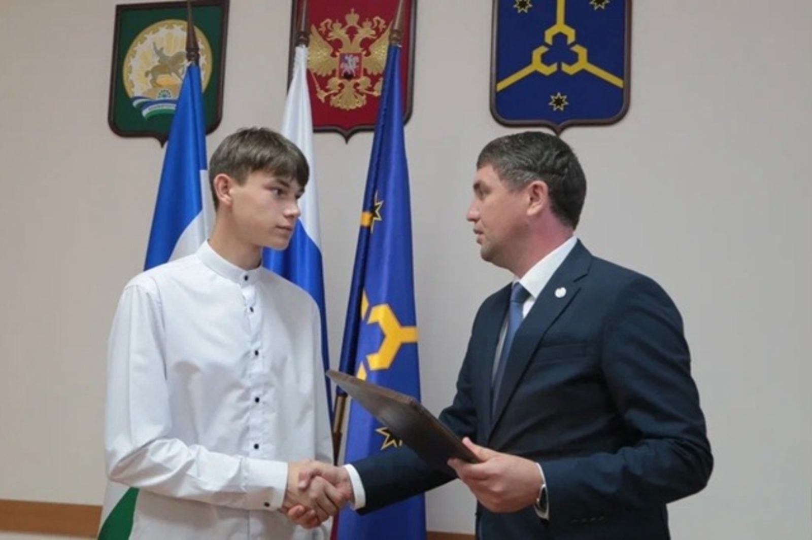 Батыр үҫмергә награда