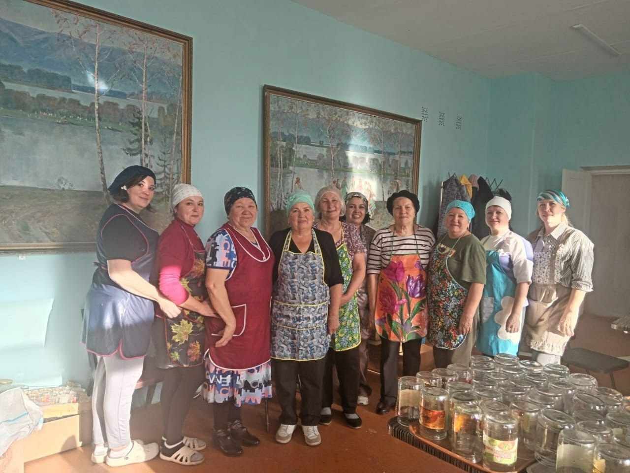 Бөгөн донъя Ауыл ҡатын-ҡыҙҙары көнөн билдәләй