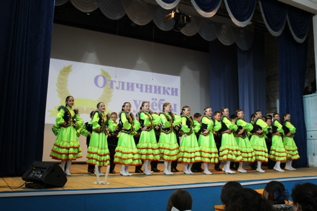 Байназарҙа "бишле”гә уҡыусылар слеты үтте