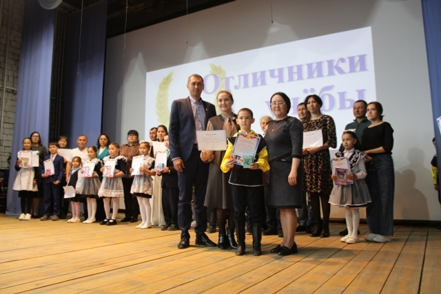 Байназарҙа "бишле”гә уҡыусылар слеты үтте