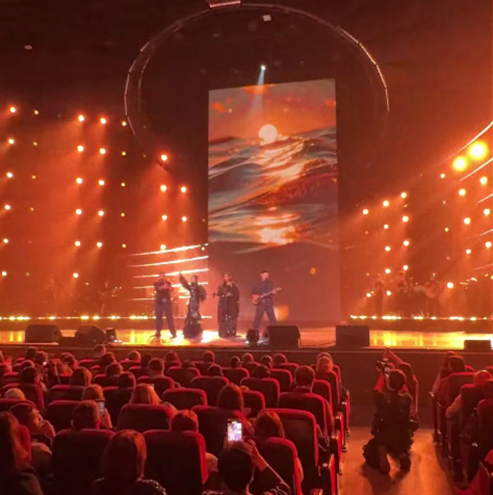 “Әй Йола” төркөмө менән Алһыу "Ай былбылым"ды яҙҙырған