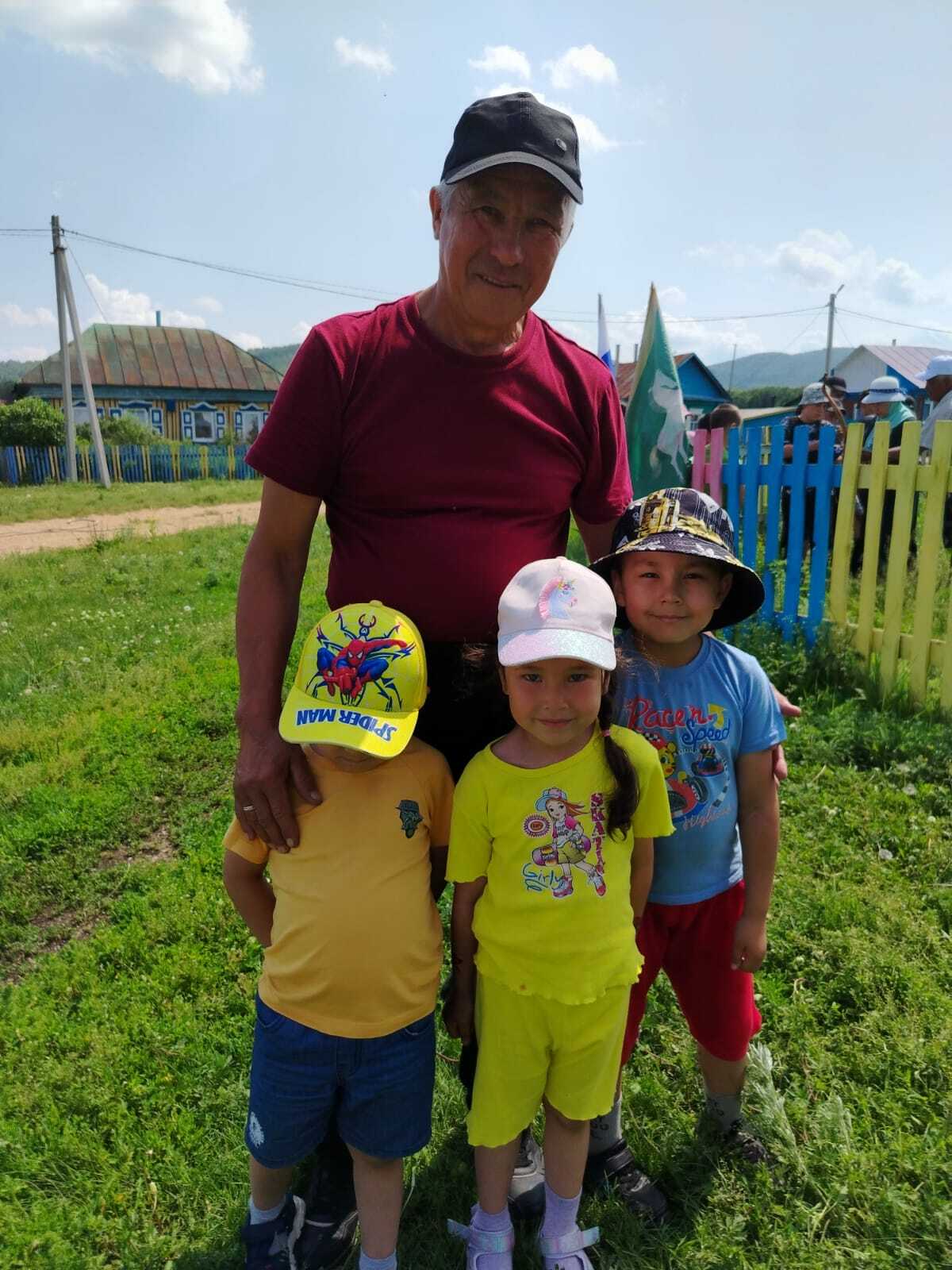 Балаларға оло байрам ойошторҙолар