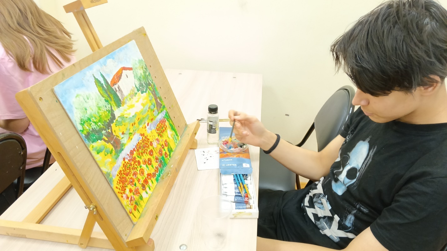Ермолаев сәнғәт мәктәбендә балалар һүрәт төшөрөргә өйрәнә