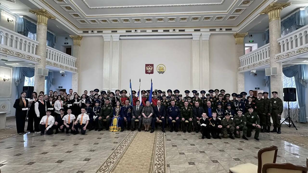 Мәргән үҫмерҙәргә “Йәш Ворошилов уҡсыһы” билгеләре тапшырылды