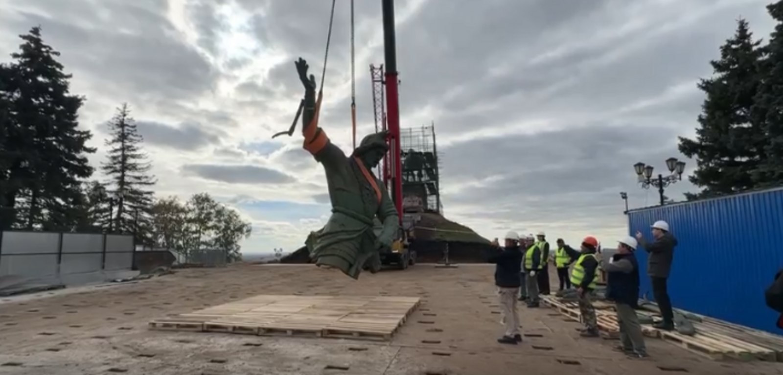 Салауат Юлаев һәйкәлен һүтә башланылар