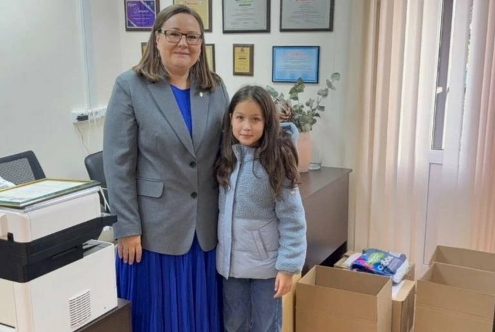 Уҡыусы ҡыҙ йыйған аҡсаһын МХО яугирҙәренә оҙатҡан