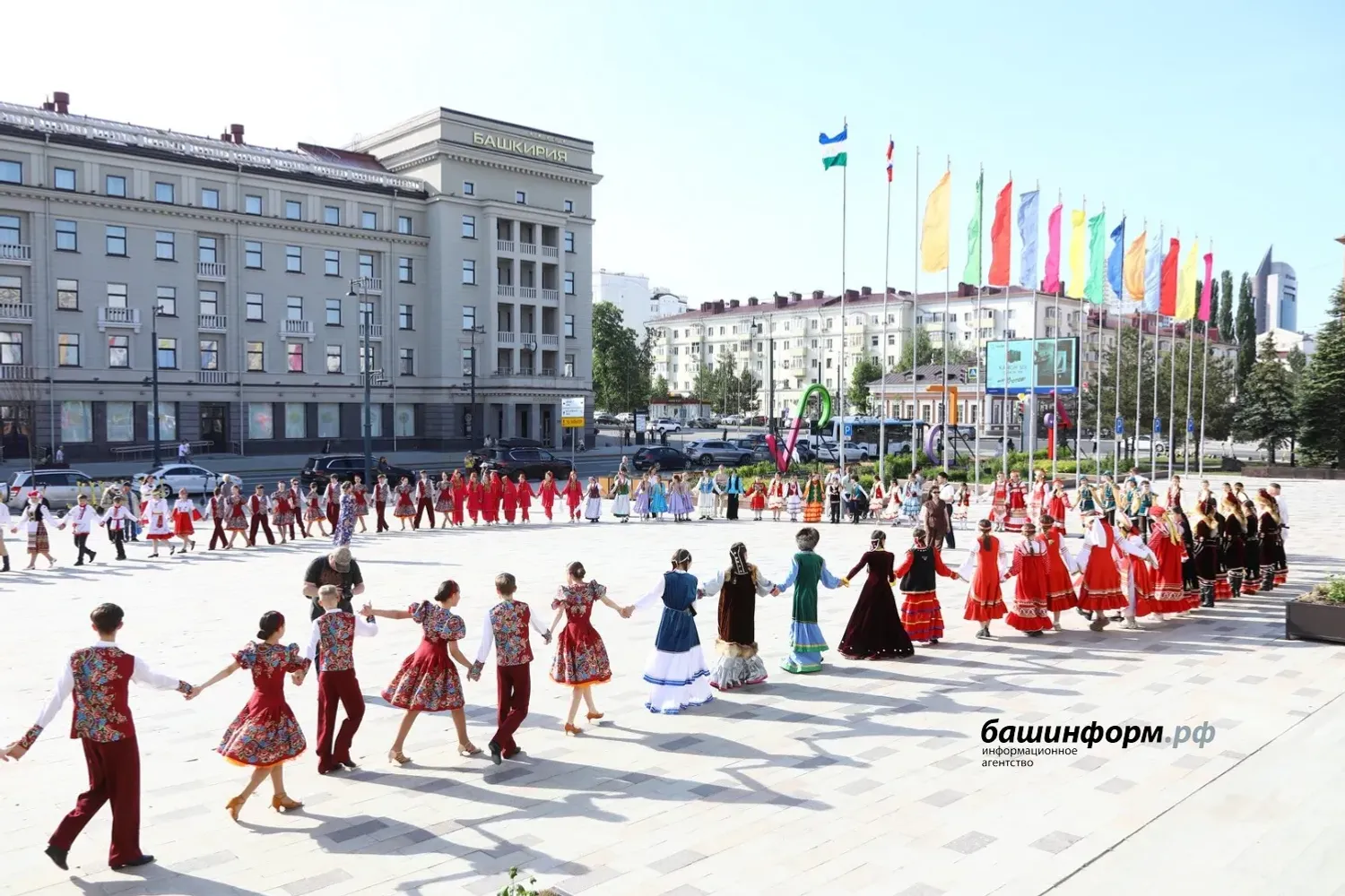 Балалар фольклориадаһы башланыу көнөнә кире иҫәп асылды