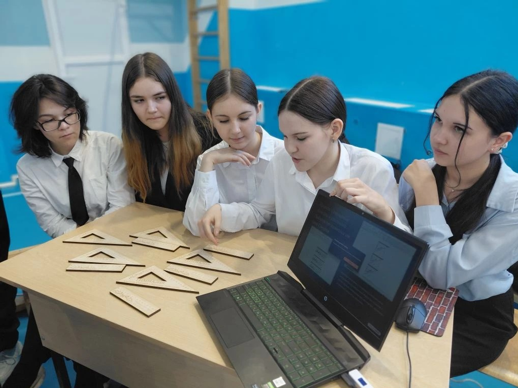 Тәтешле уҡыусылары "Кванториум" менән хеҙмәттәшлек итә