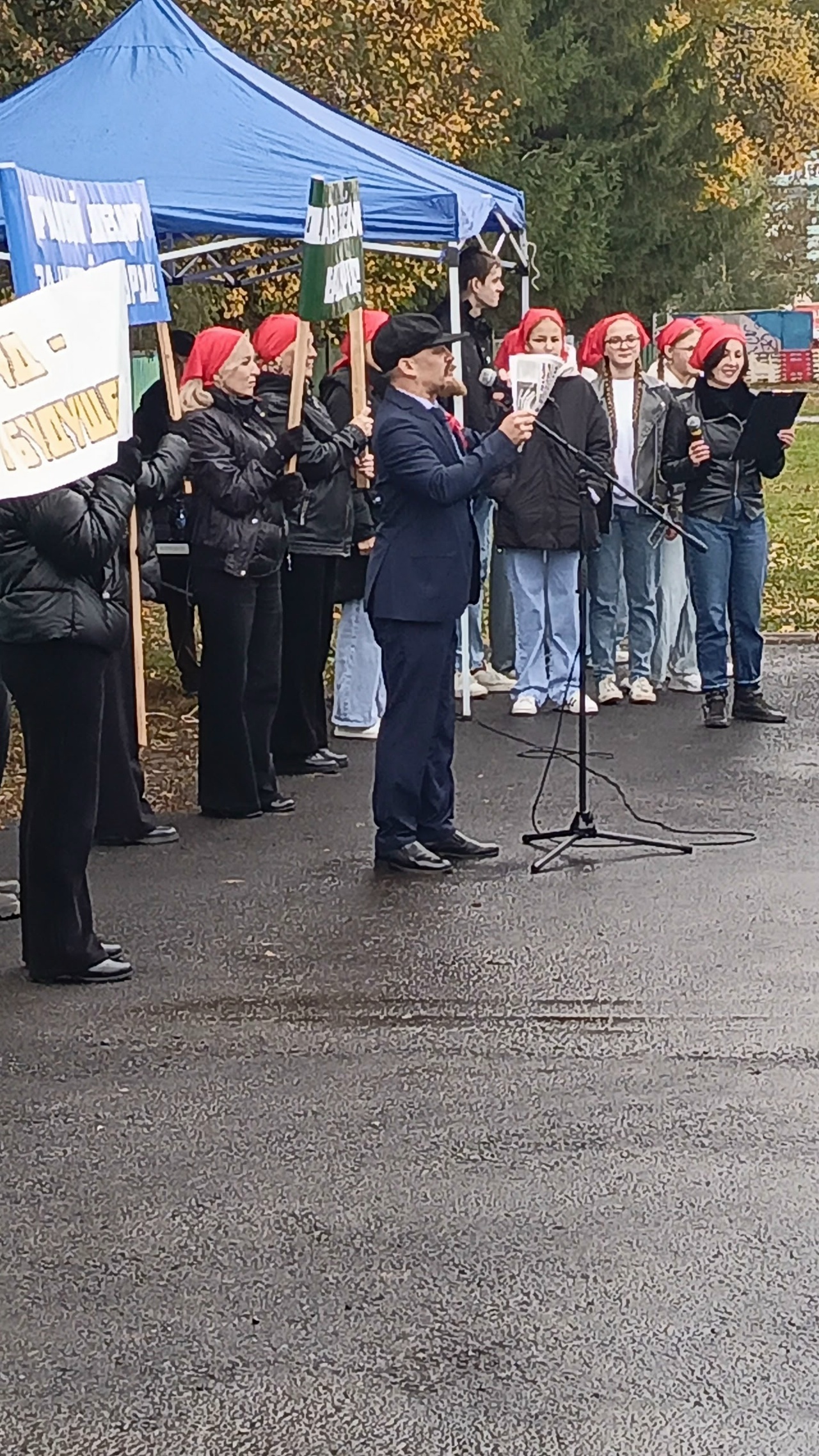 Балалар үҫемлектәрҙе тәрбиәләргә өйрәнәсәк