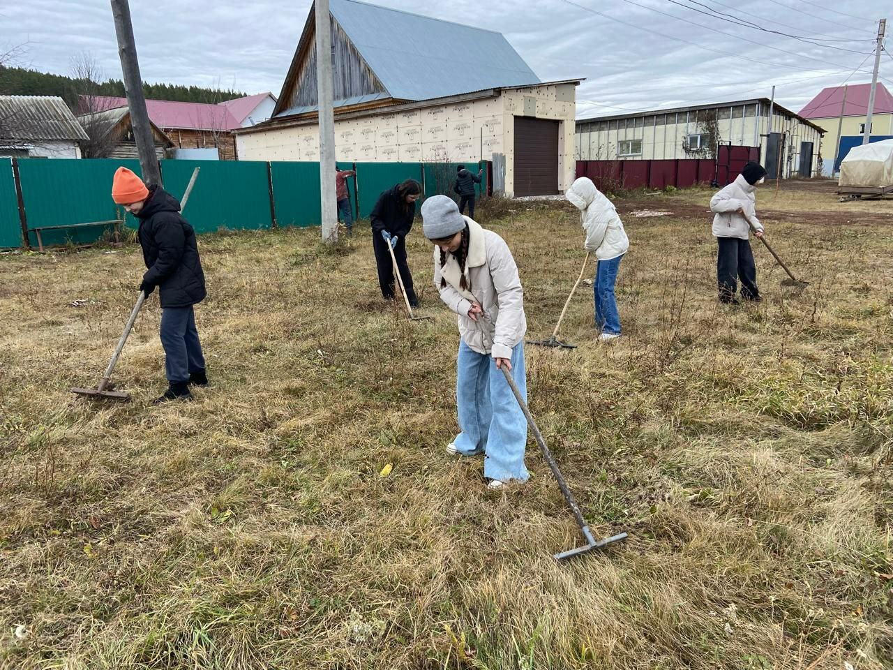 Күгәрсен ирекмәндәре ярҙамға килә