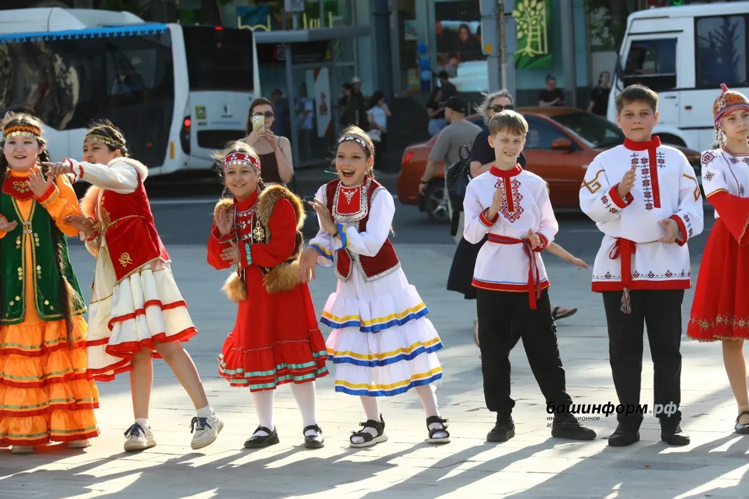 Балалар фольклориадаһы башланыу көнөнә кире иҫәп асылды