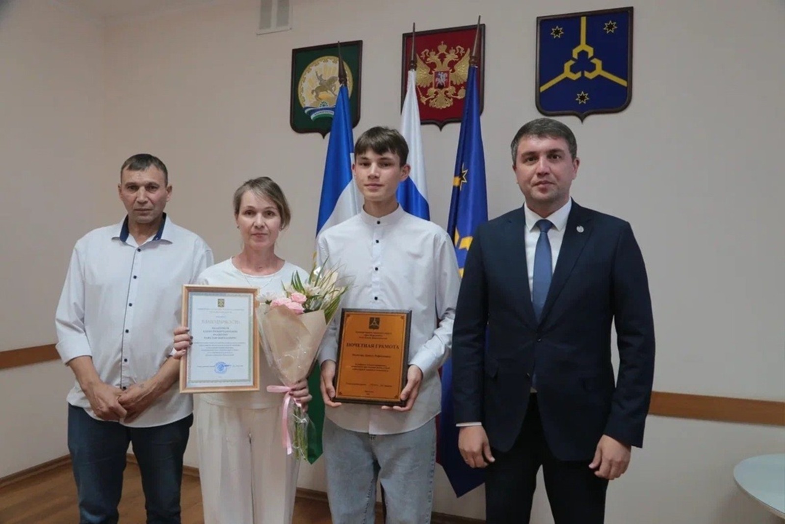 Батыр үҫмергә награда