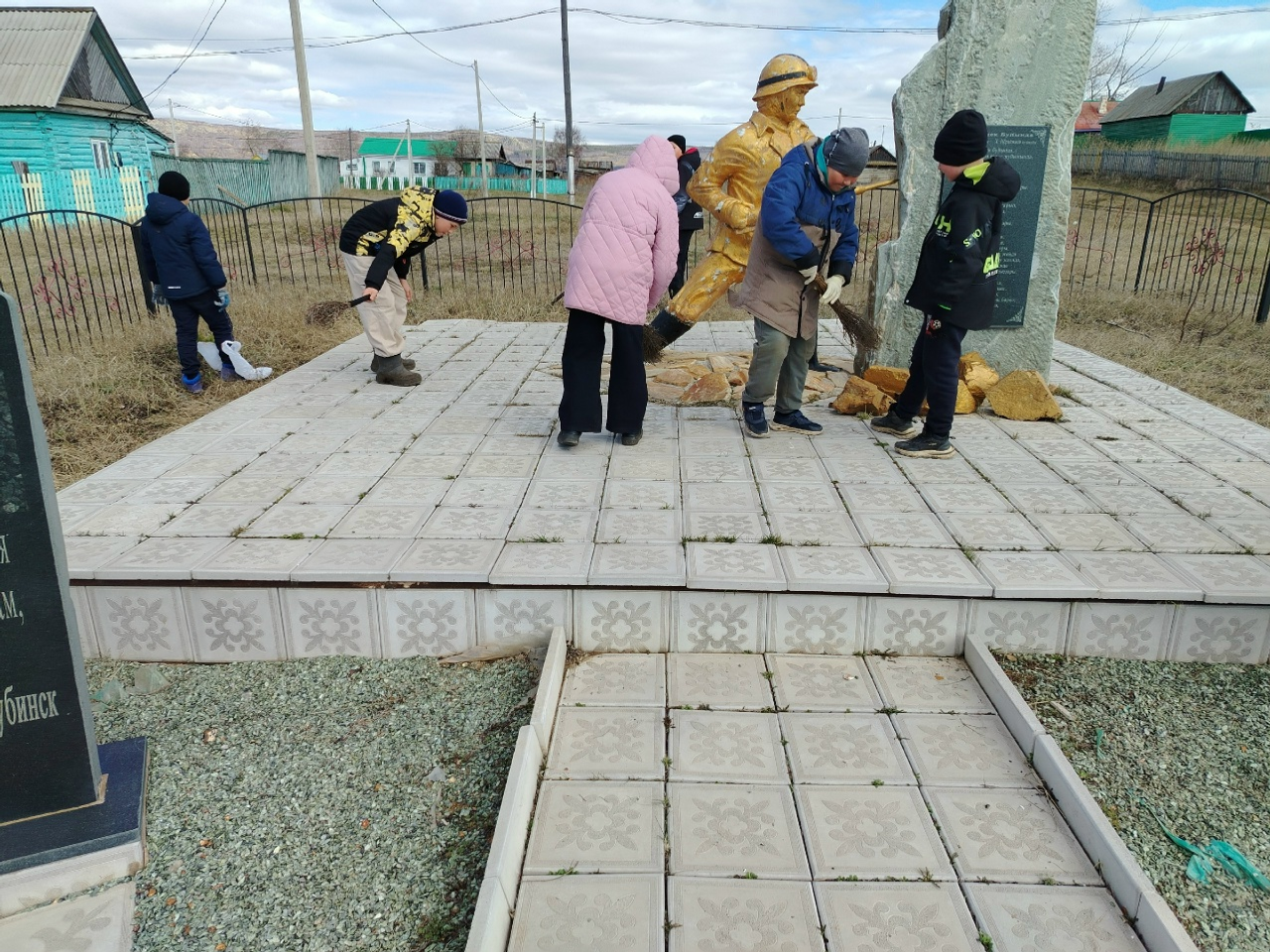 ХАТ-ХӘБӘР. Үткәндәргә һаҡсыл ҡараш тәрбиәләйбеҙ