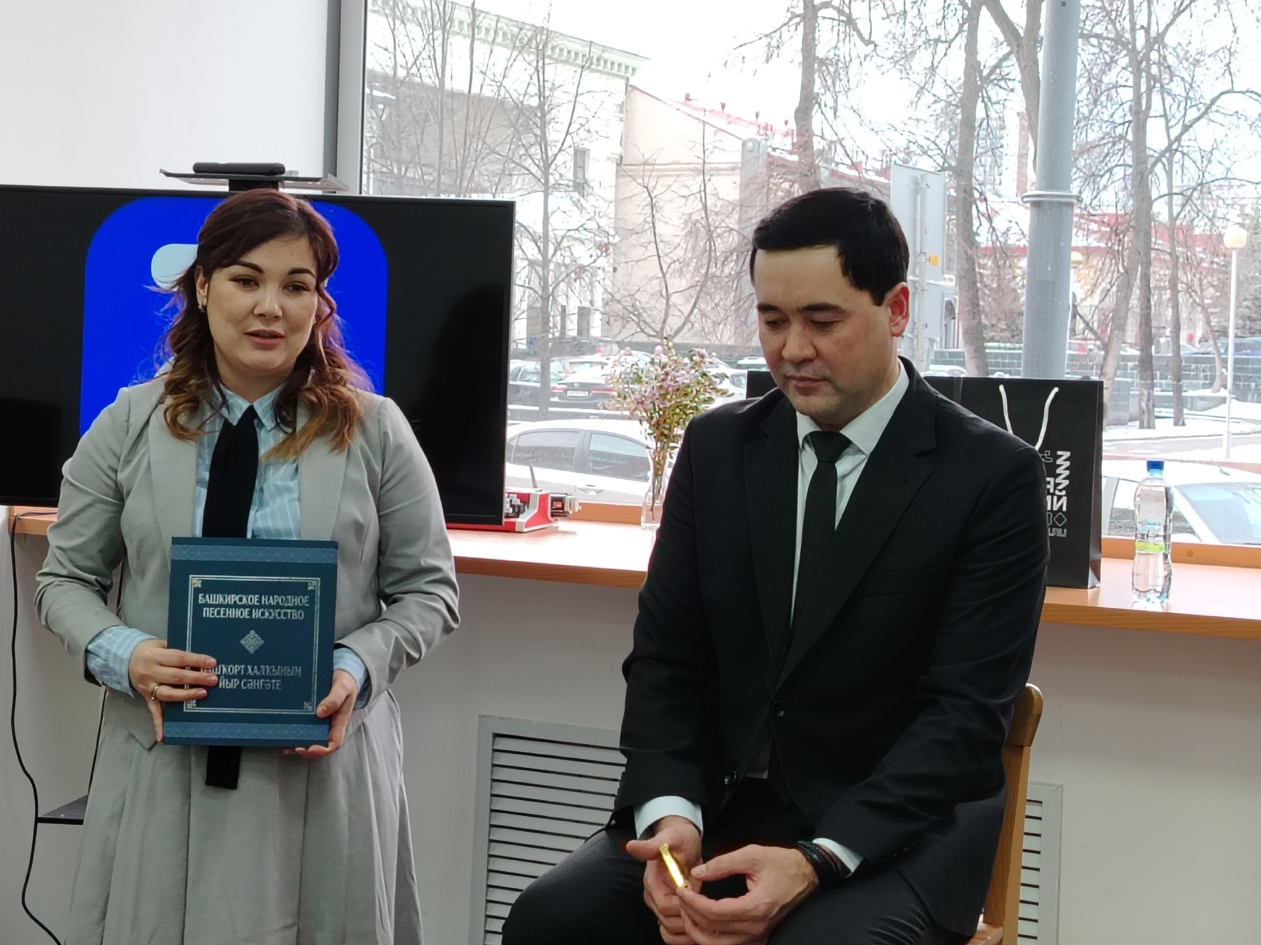 Эстрада йондоҙҙары китап уҡырға яратамы?