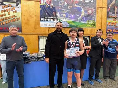 Күмертауҙа үҫмер көрәшселәр ярышты