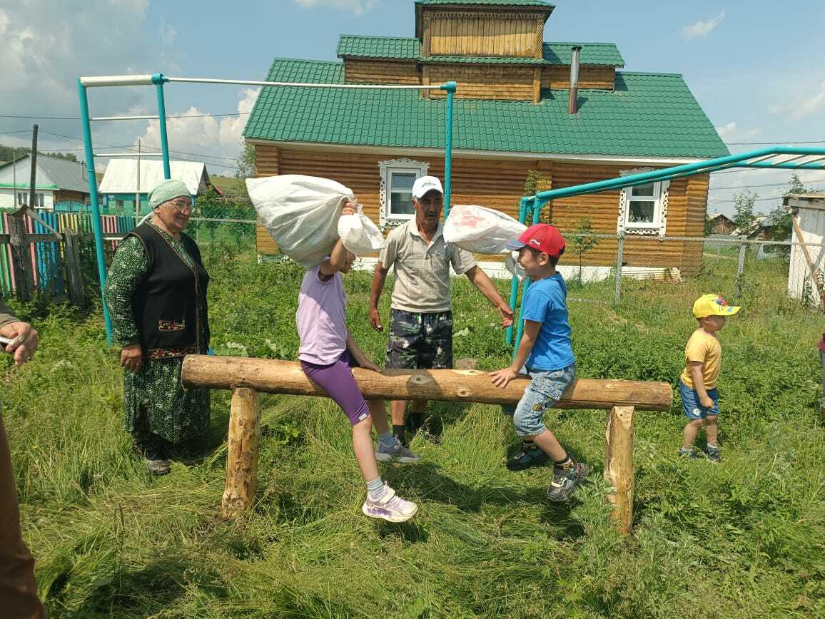 Балаларға оло байрам ойошторҙолар