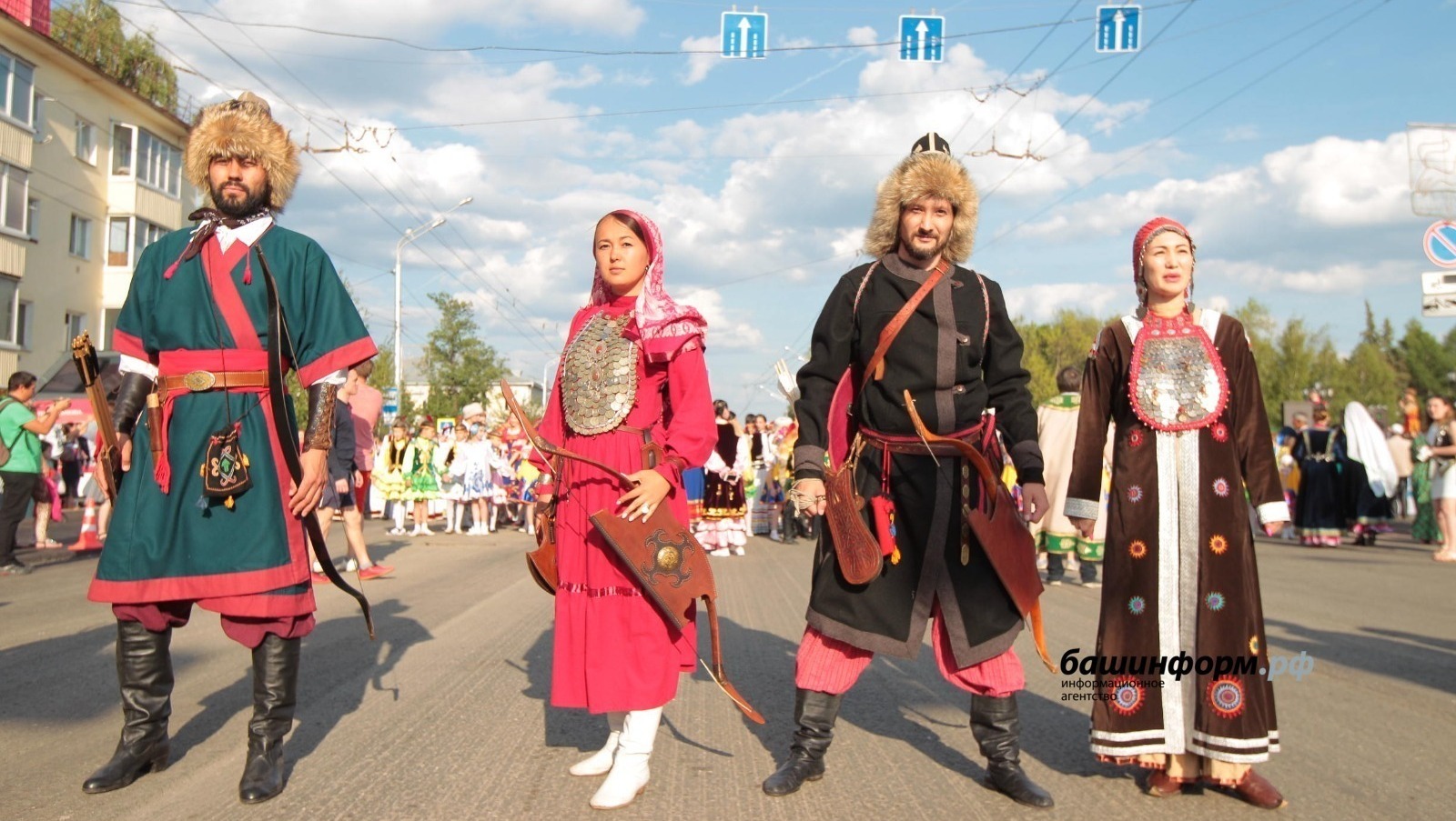 Байрамға ашығығыҙ, дуҫтар!