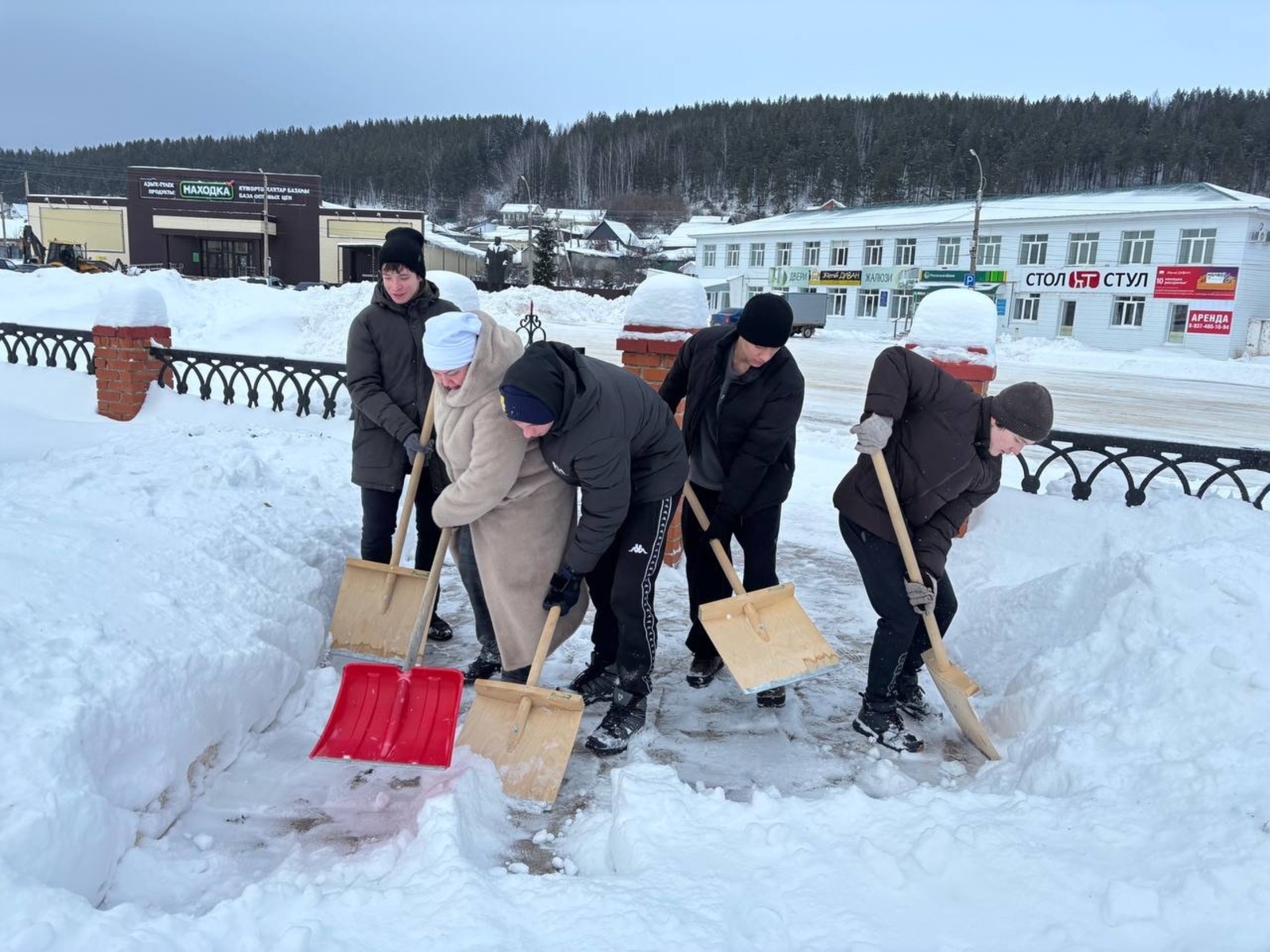 Стәрлебаш уҡыусылары өмә үткәрҙе