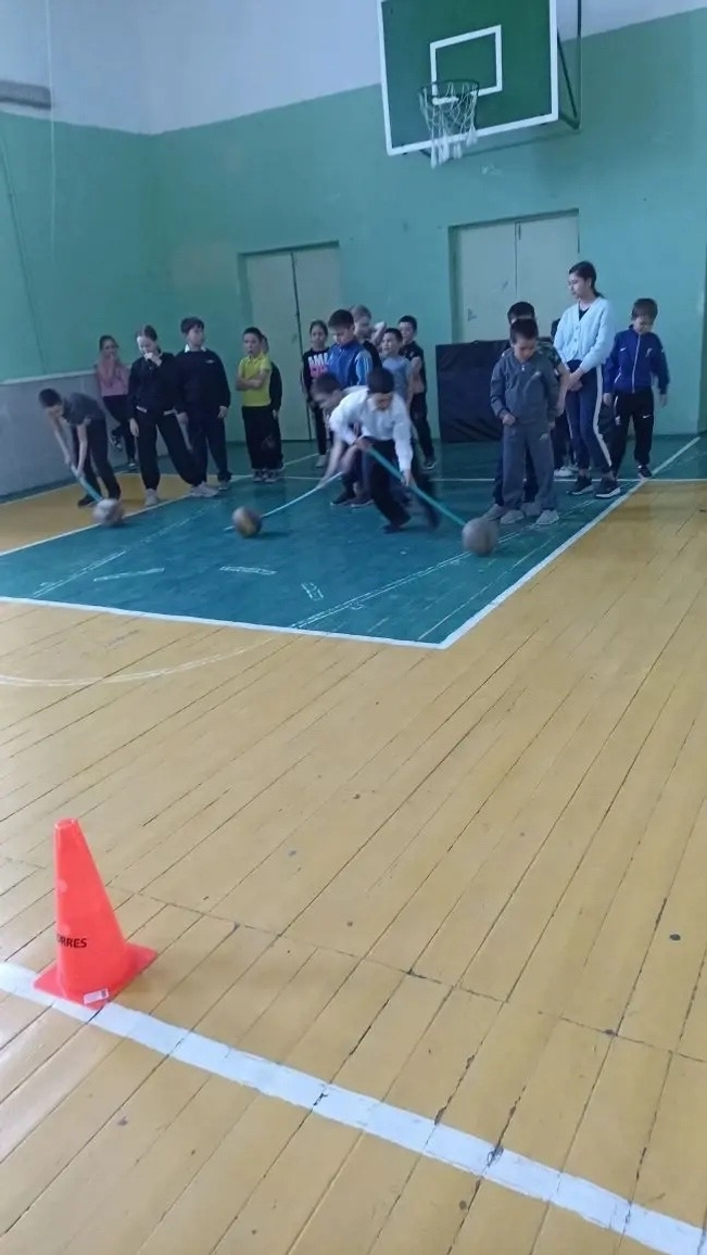 Абҙан уҡыусылары күңелле стартҡа баҫты