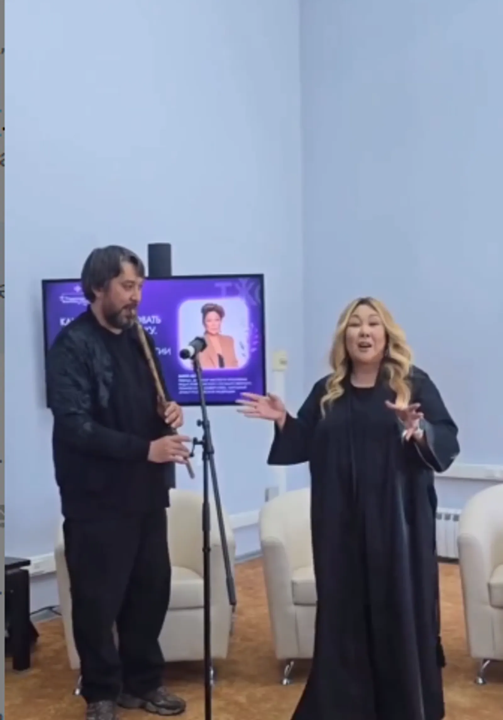 Ринат Рамазанов Анита Цойҙы йырлатҡан