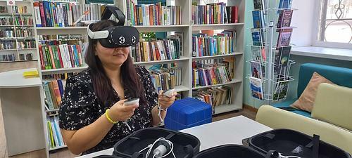 Ишембай китапханаһына VR-комплекс алғандар