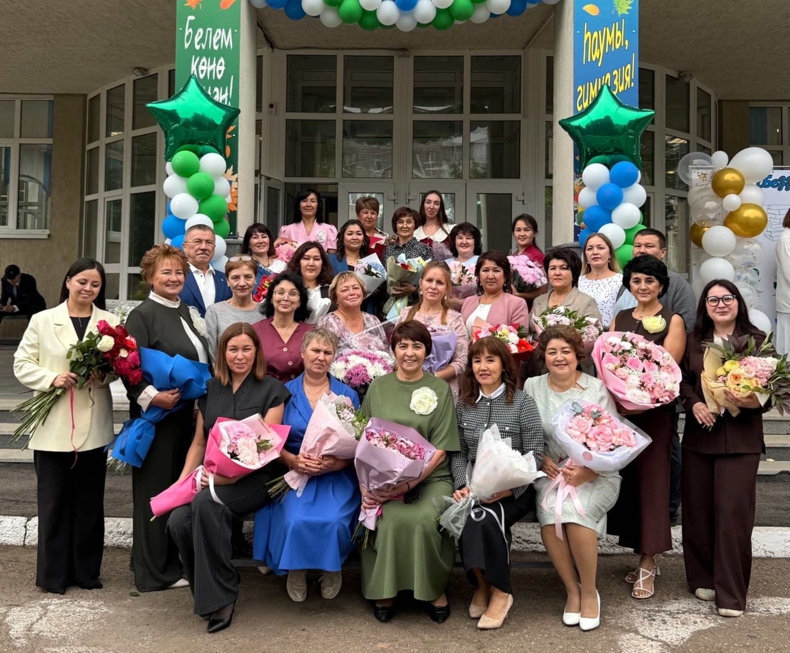 Баш ҡаланың данлы башҡорт мәктәбе!..