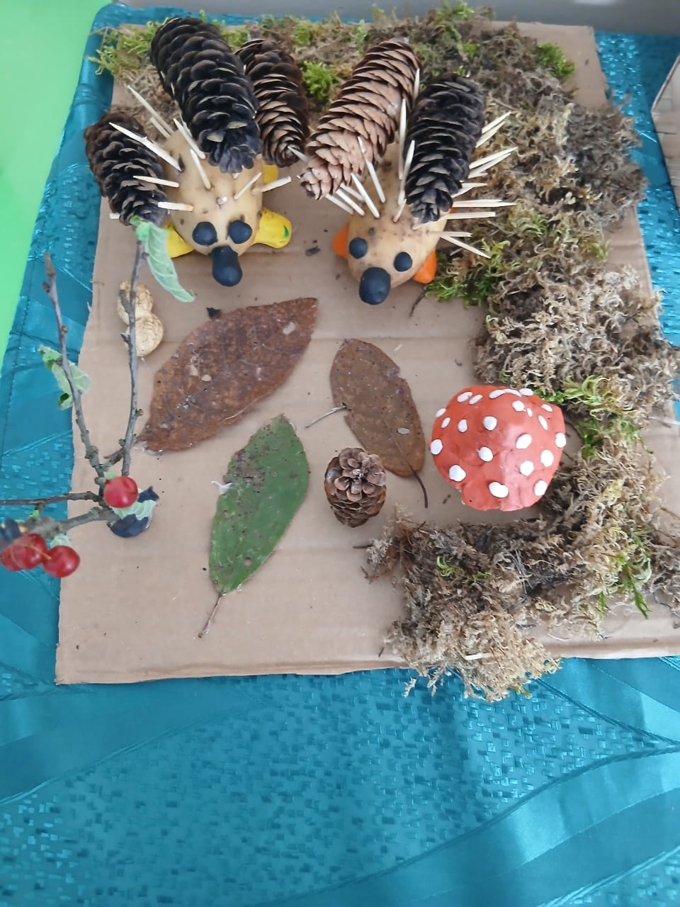 Егәҙе балалары көҙҙө һүрәтләй