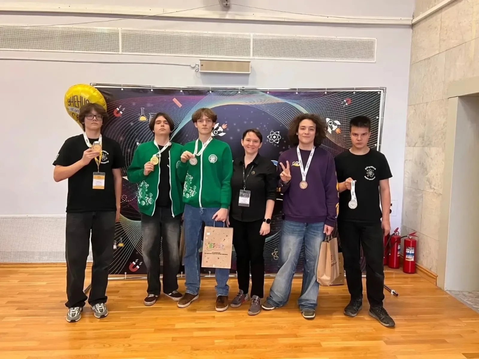 Беҙҙең физиктар олимпиаданан миҙалдар менән ҡайтҡан