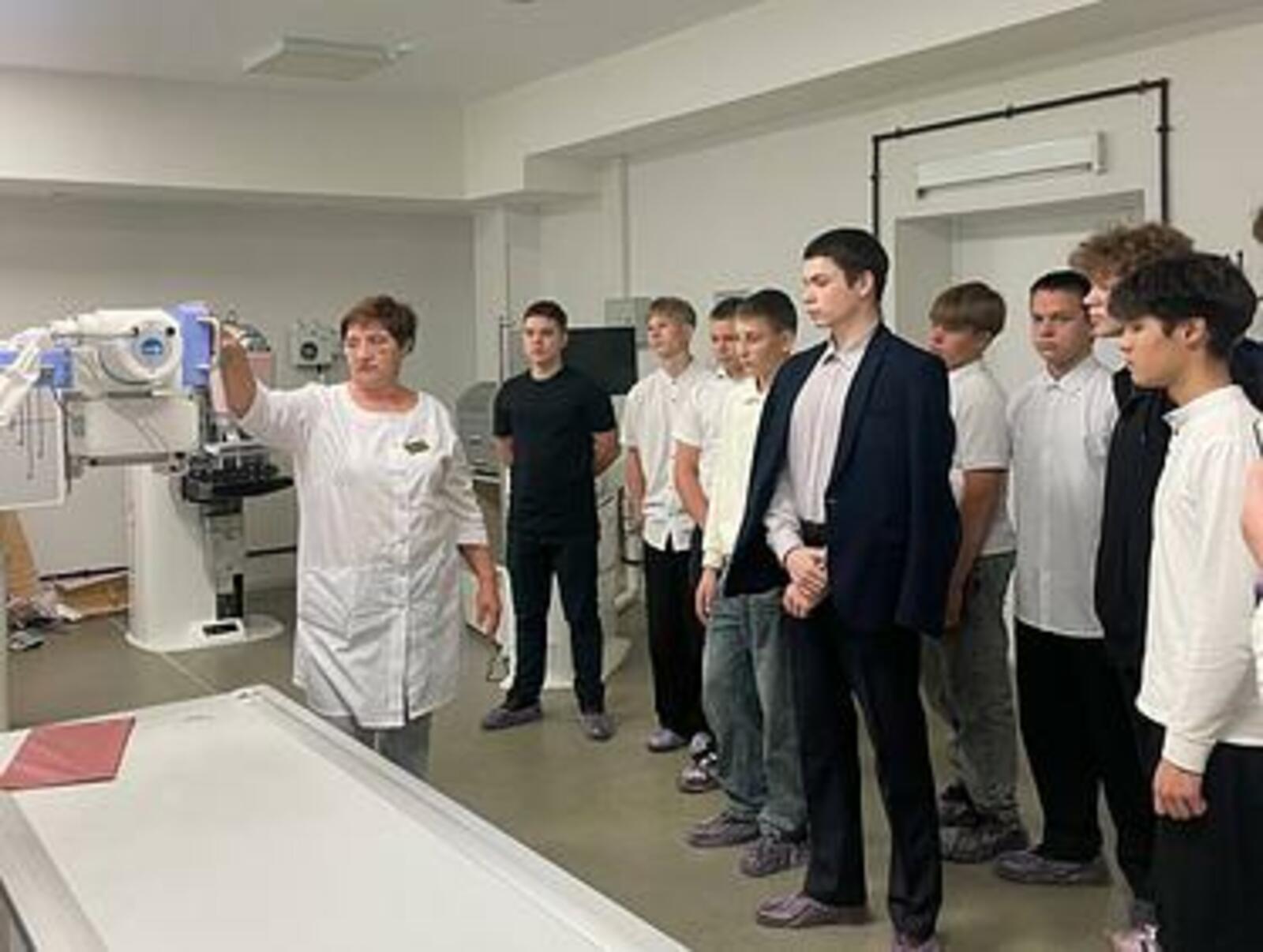 Федоровка уҡыусылары дауаханала экскурсияла булған