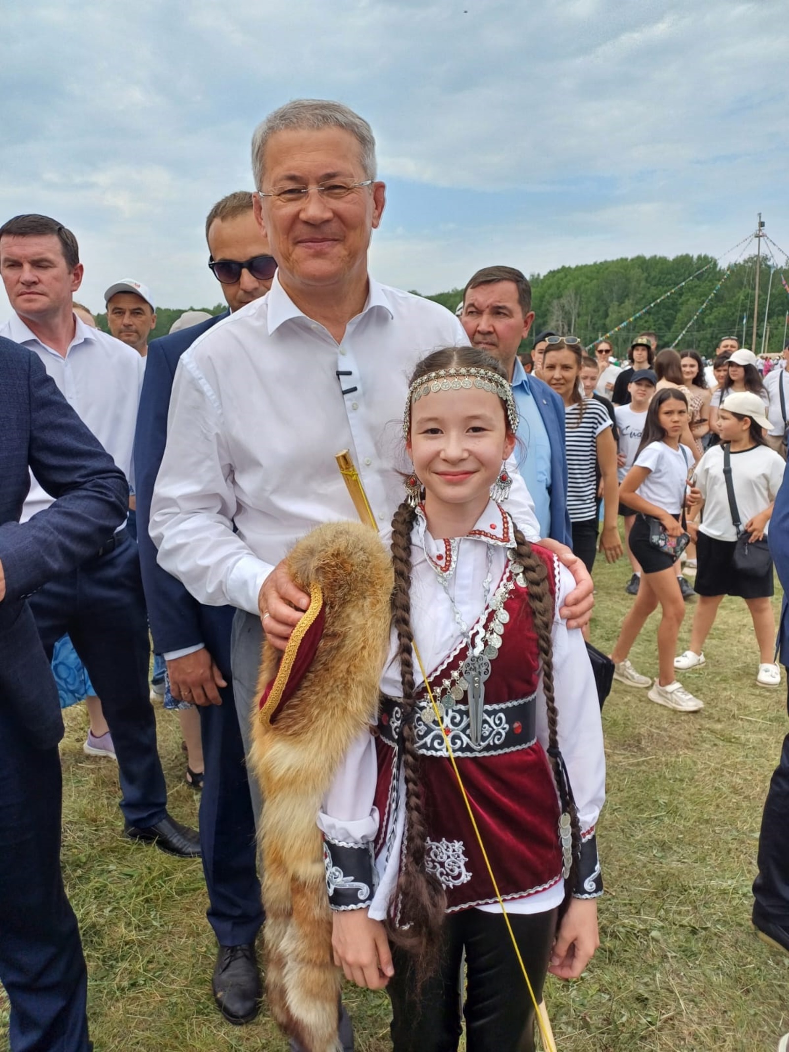 Ай кеүек нур сәсә Айлина!