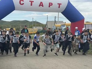 Ейәнсуралағы кросс Бөйөк Еңеүгә арналды